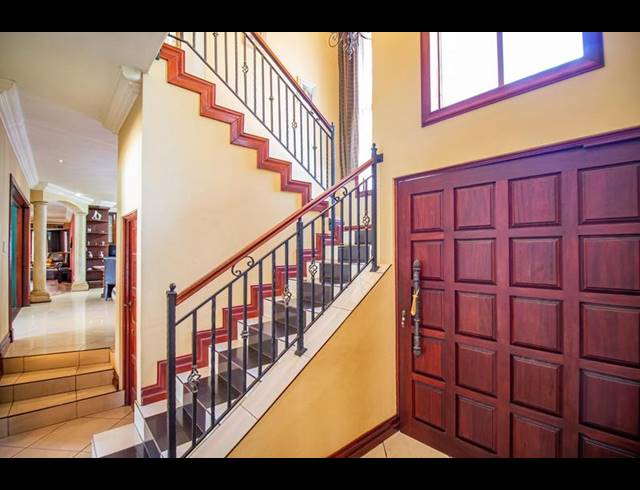 4 BEDROOM HOUSE FOR SALE IN MIDSTREAM ESTATE